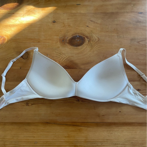 SKIMS Wireless Form Push Up Plunge Bra in Sand (34D) - Picture 2 of 5